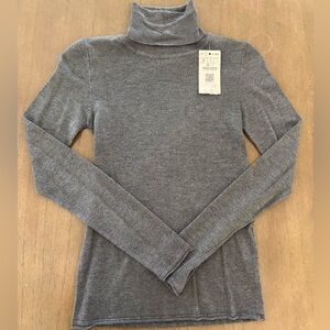 🆕 Stradivarius turtleneck sweater in dark grey